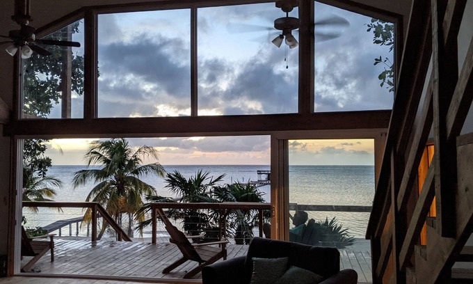 Roatan Casa | Spacious Beach Front Home - Swim, Snorkel, Dive, Paddle, at your doorstep!