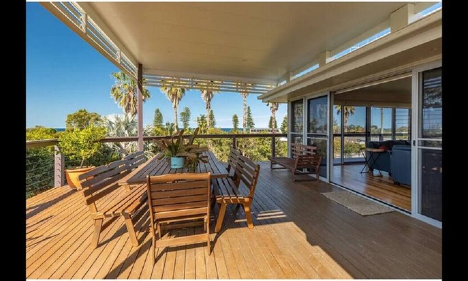 Diamond Beach Casa | Spacious beach house with ocean views-just steps to the beach