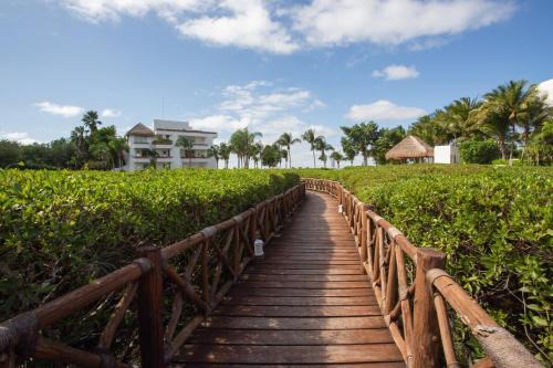 Costa Maya Apartamento | Spacious Beachfront Condo at Reef Cozumel