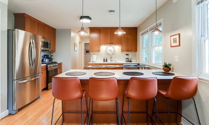 Merriam Park Apartamento | Spacious beautifully updated mid-century 4 bed 2 bath near Grand Ave.
