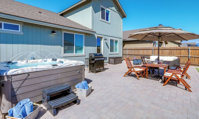 Bellemont Cabina | Spacious Bellemont Cabin w/ Jacuzzi + Mtn View!