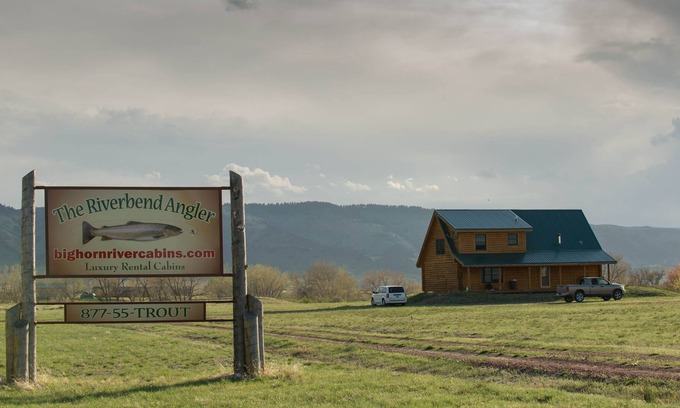 Fort Smith Cabina | Spacious Bluff Cabin #2 Overlooking Bighorn River