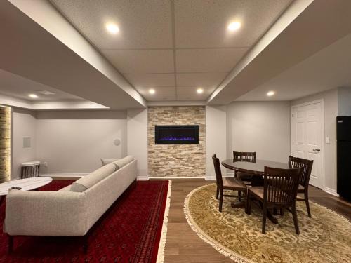 Alcona Apartamento | Spacious Bottom-Floor 2BR Suite