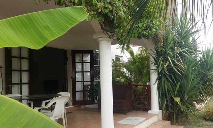 Enterprise Apartamento | Amplio, condominio ventoso!