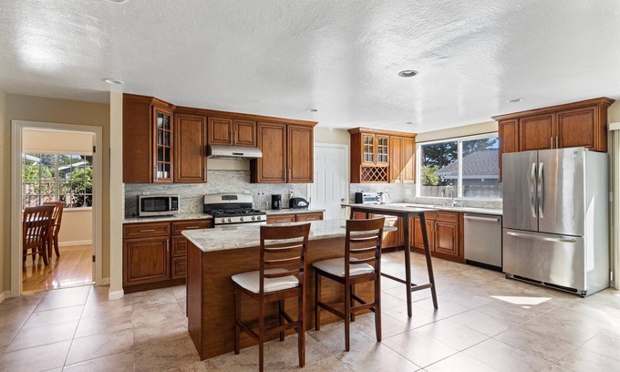 Foster City Casa | Spacious Bright 4 BR Oasis in Foster City