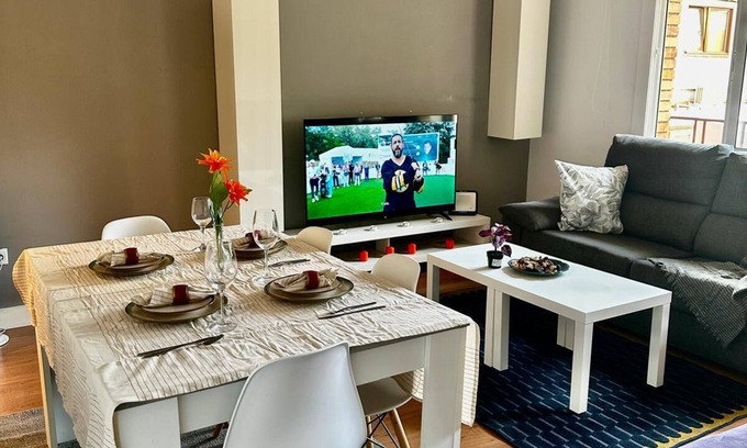 El Guinardo Apartamento | Spacious, bright and peaceful apartment with panoramic views of Barcelona