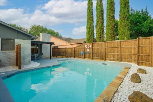 Dallas Casa | Spacious Bright and Modern Home with Pool