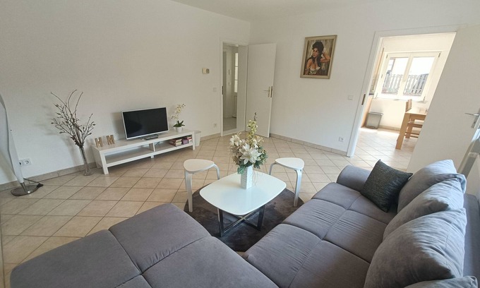 Schlangenbad Apartamento | Spacious bright apartment in the green Taunus region - with private parking