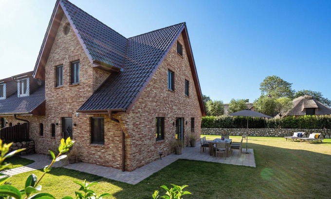 Morsum Casa | Spacious, bright, modern and clearly furnished - this is what awaits you in this new