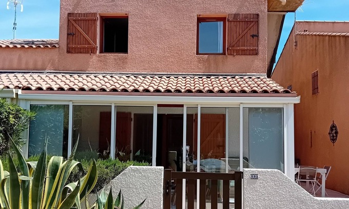 Gruissan Cabina | Spacious bungalow, T3, roof terrace, swimming pool, Wifi, lagoon, near beach