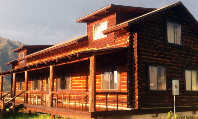 Cameron Casa | Amplia cabaña con impresionantes vistas cerca del río Madison y Yellowstone
