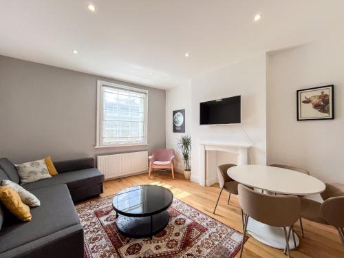 Camden Town with Primrose Hill Apartamento | Spacious Camden Apartment D2