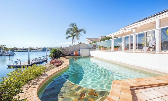 Banksia Beach Casa | Spacious Canal Home With Pontoon!