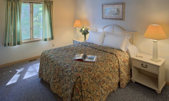 Mashpee Condominio | Spacious Cape Cod Condo Sleeps 6