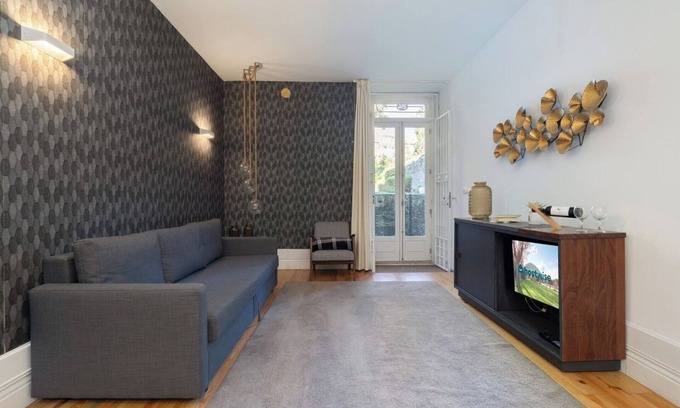 Lordelo do Ouro e Massarelos Apartamento | Spacious Captivating Flat | Terrace