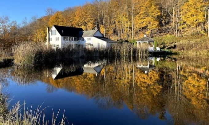 Roscoe Casa | Spacious Catskills Farmhouse w/Private Pond