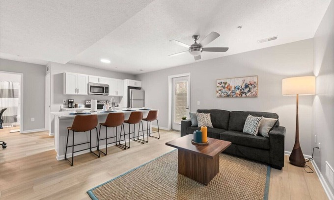 University Circle Apartamento | Spacious & Central | 2 Bedroom | CLE Clinic