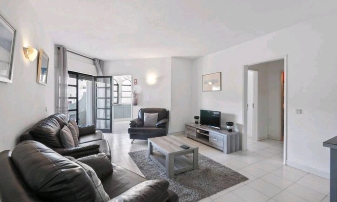 Carvoeiro Apartamento | Spacious central beach home steps from the sea