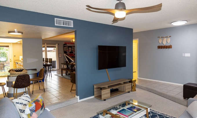 Dobson Ranch Casa | Spacious Centrally-Located Family Home with Plenty of Games