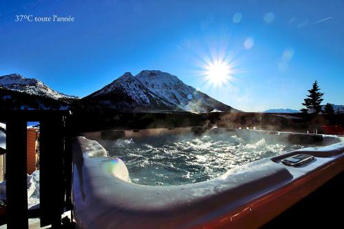 Montgenevre Chalet De Esquí | Spacious Chalet 16/18 Guests w/Slope View, Jacuzzi et Sauna