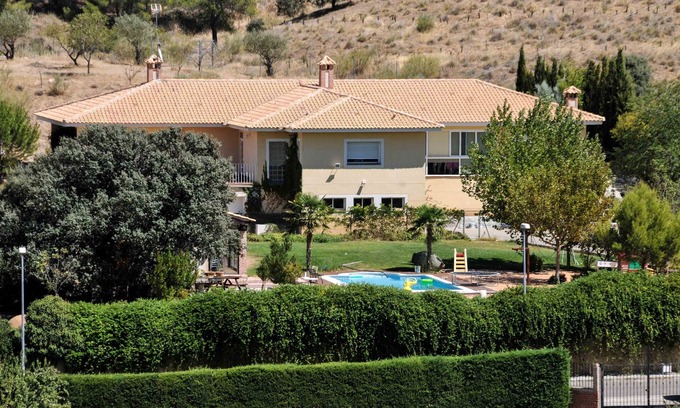 Provincia de Toledo Villa | CHALET AMPLIO CON PISCINA, CÓMODO Y CONFORTABLE A SOLO 2 KM. DE TOLEDO