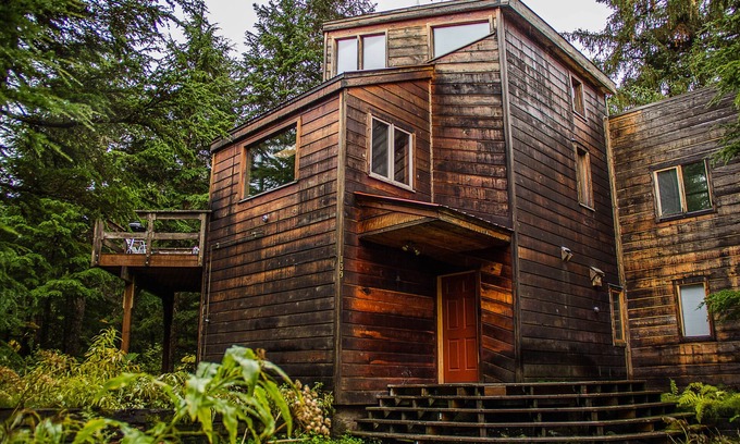 Alyeska Chalet De Esquí | Amplio chalet con bañera de hidromasaje privada, solárium y mucho más. ¡Se admiten perros!
