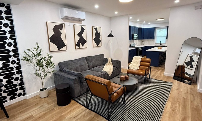 Bedford Park Casa | Spacious Chic 4-bedroom house in the brilliant Bronx near Montefiore hospital