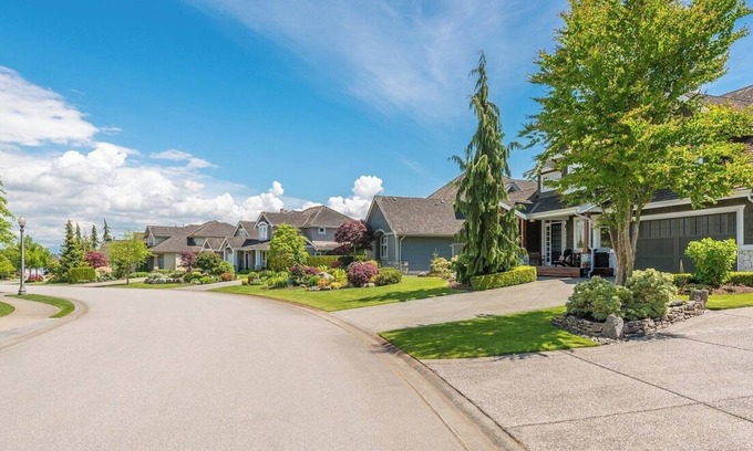 Surrey Casa | Spacious city haven 2BR