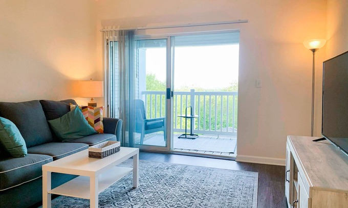 Frederick Apartamento | Spacious, clean, beautiful mtn views, close 2 Hood