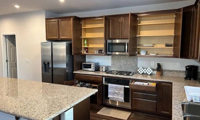 Woodland Casa | Spacious, clean, brand new 4BR home in Woodland