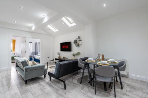 East Acton Casa | Spacious & Comfortable 3-Bedroom Retreat in NW10