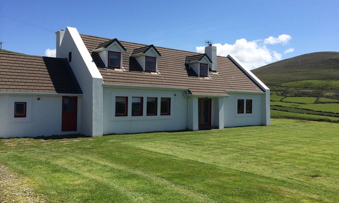 Ballyickeen Casa | Casa espaciosa, cómoda y cálida con impresionantes vistas al mar.