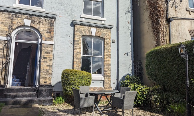 Headingley Casa | Spacious, Comfortable Georgian 4 brd Home, Headingly Stadium, Leeds Uni & Arena.