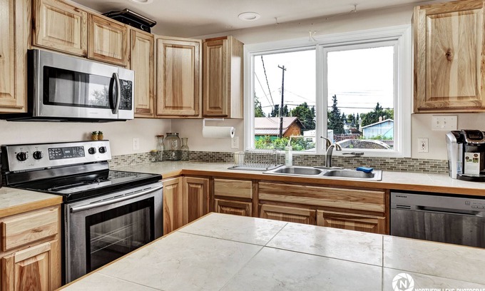Russian Jack Park Casa | Spacious Comfortable Home Near Downtown