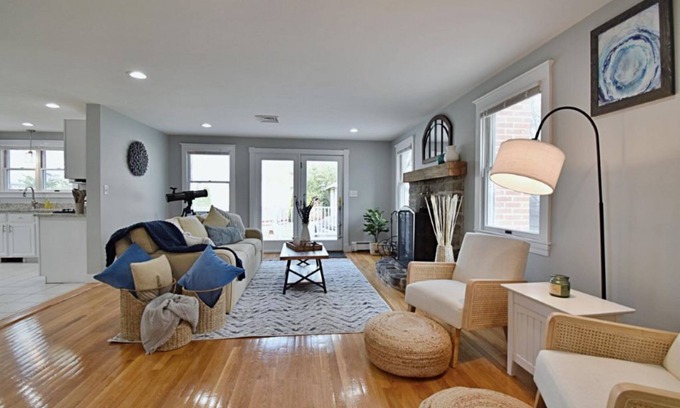 Milton Casa | Spacious, Comfy Colonial, minutes to Boston and highways