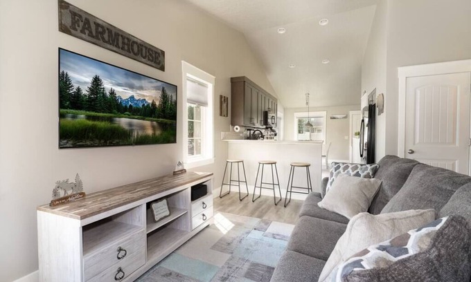Billings Casa | Spacious & Comfy home near the Yellowstone River!