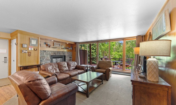 Keystone Condominio | Spacious Condo w/ Great Alpine Views from Private Balcony w/ Gas Fireplace!