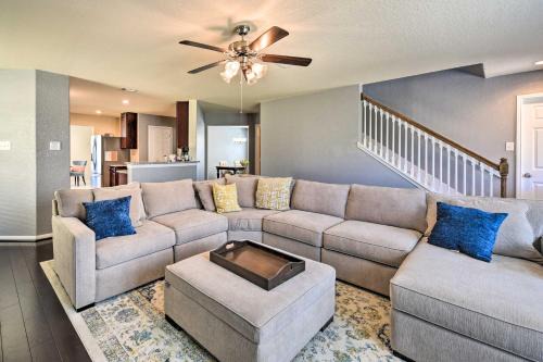College Park Casa | Spacious Conroe Home - 6 Mi to The Woodlands!