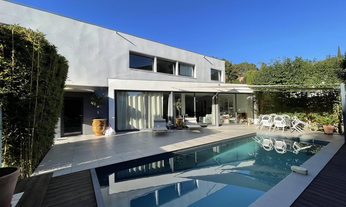 Mont Duplan Casa | Spacious contemporary villa in town center
