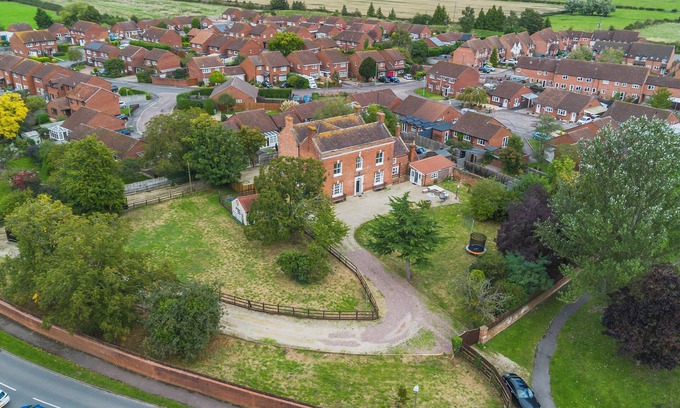 Northway Otro | Spacious, Cosy Cotswolds Farmhouse with Annex