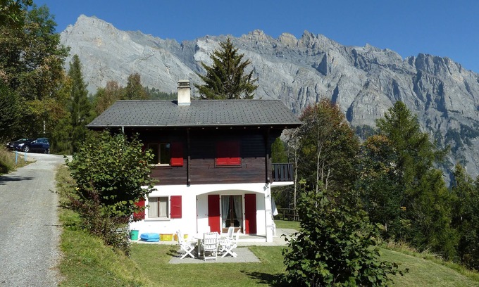 Chamoson Chalet De Esquí | Amplia casa con vistas impresionantes en el centro de Valais (Suiza)