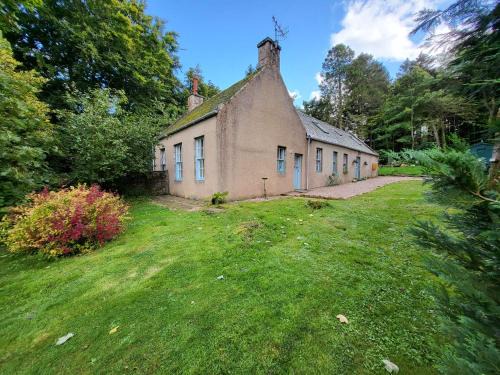 Insch Casa | Spacious Cottage in the Grounds of a Scottish Castle