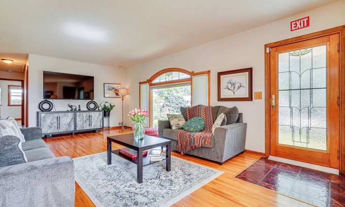 Cottage Grove Casa | Spacious Cottage Grove Haven Near Downtown St Paul