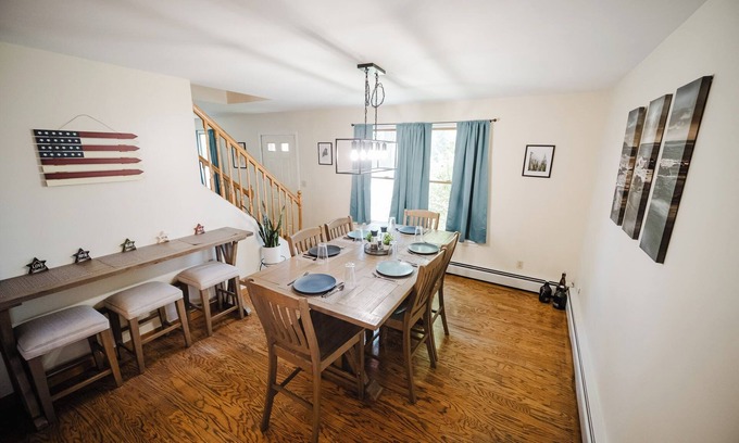 Sidney Casa | Spacious Country Home w/ Hot Tub, near Colby/Thomas
