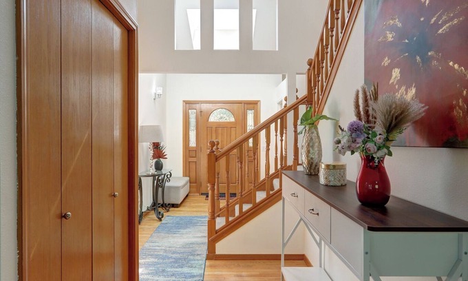 Des Moines Casa | Spacious Cozy 5-bedroom house with AC, WiFi in welcoming Des Moines