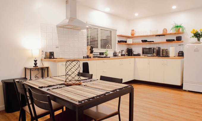 Outer Mission Casa | Spacious & Cozy Apartment in enjoyable Daly City with AC, WiFi