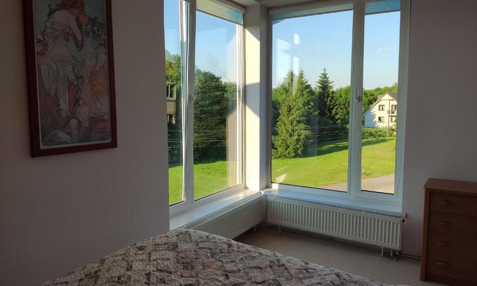 Kluoniskiai Apartamento | Spacious & Cozy Apartment with Forest View