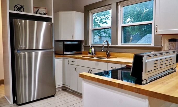 Fall Creek Place Casa | Spacious cozy family home, entertainment for the whole family. Enjoy the trail