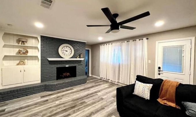 Ederville Casa | Spacious/Cozy home in Fort Worth!