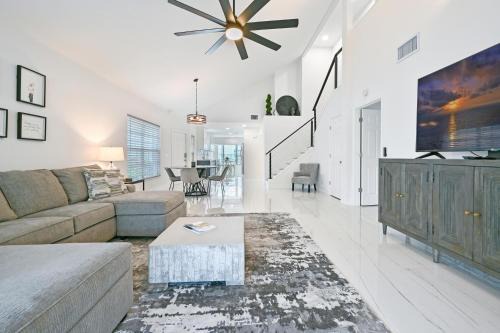 Coachman Glen Villa | Spacious+Cozy Home, near the beach, heated pool.